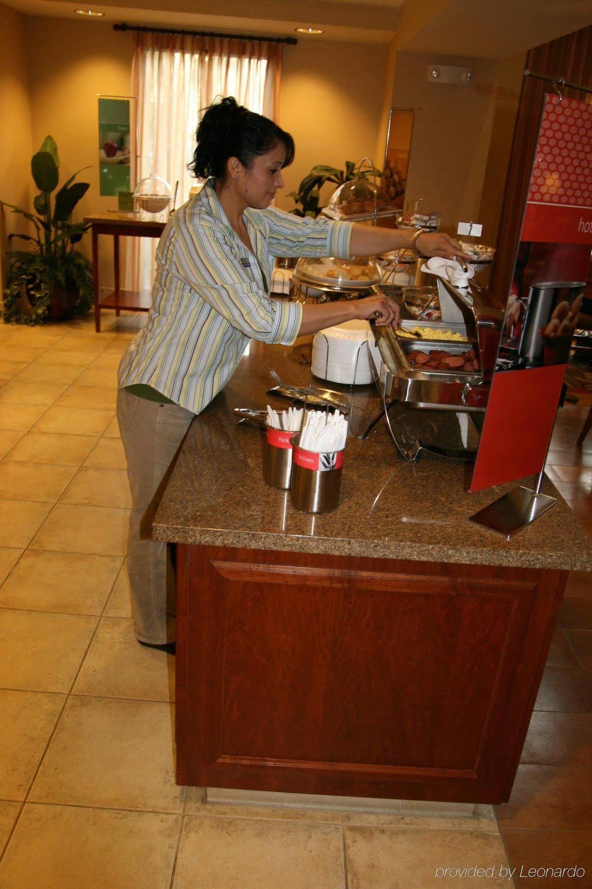 Hampton Inn & Suites Highland San Bernardino Restaurant photo